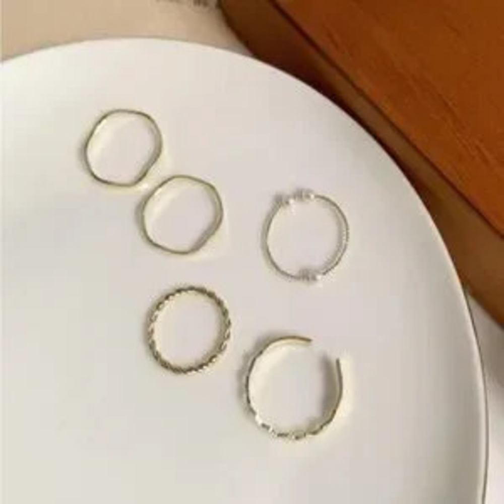 Gold 5pc Pearl ring set